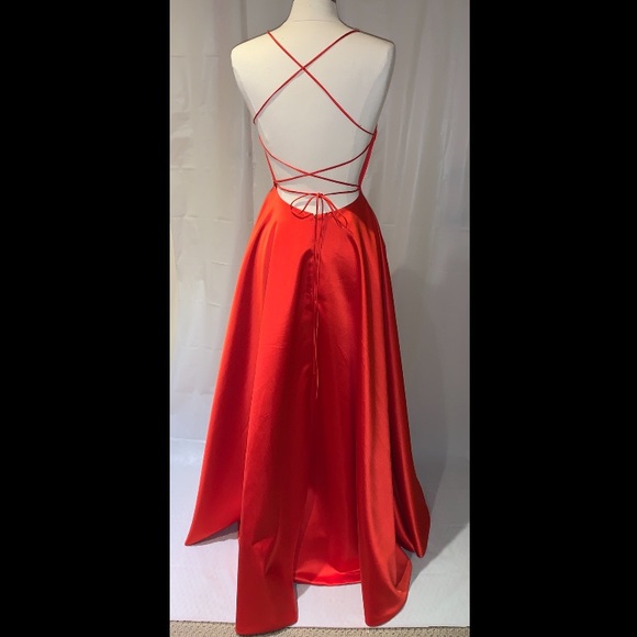 Red side split dress with pockets - Picture 3 of 5